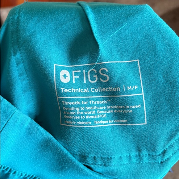 Figs Teal Technical Collection Top - Picture 3 of 3